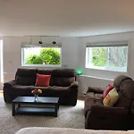 One Bedroom Suite Near Hillside Mall
