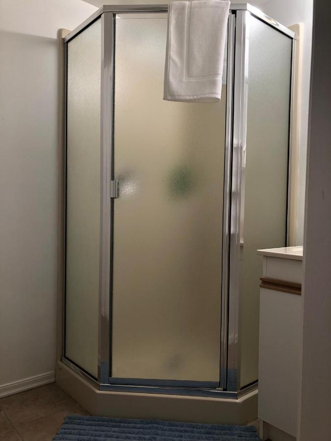 Pensjonat One Bedroom Near Hillside Mall Oak Bay