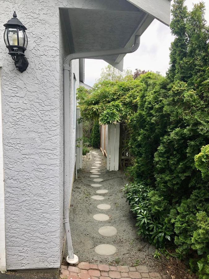 One Bedroom Near Hillside Mall *